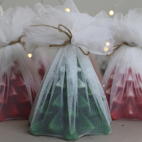 Christmas tree soy wax candle in assorted colour and fragrance -set of 2