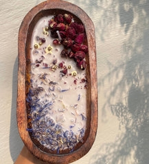 Wooden Tub Scented Candle With Dried Flower - Set of 1